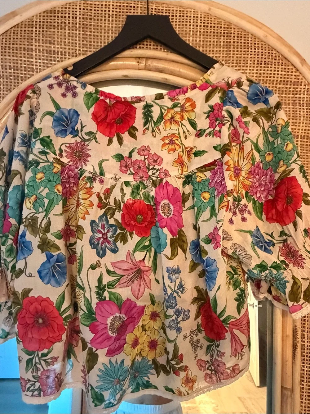 Spell Medium Valley of the dolls Floral Puff-Sleeve- Cream Multicolor top Blooms